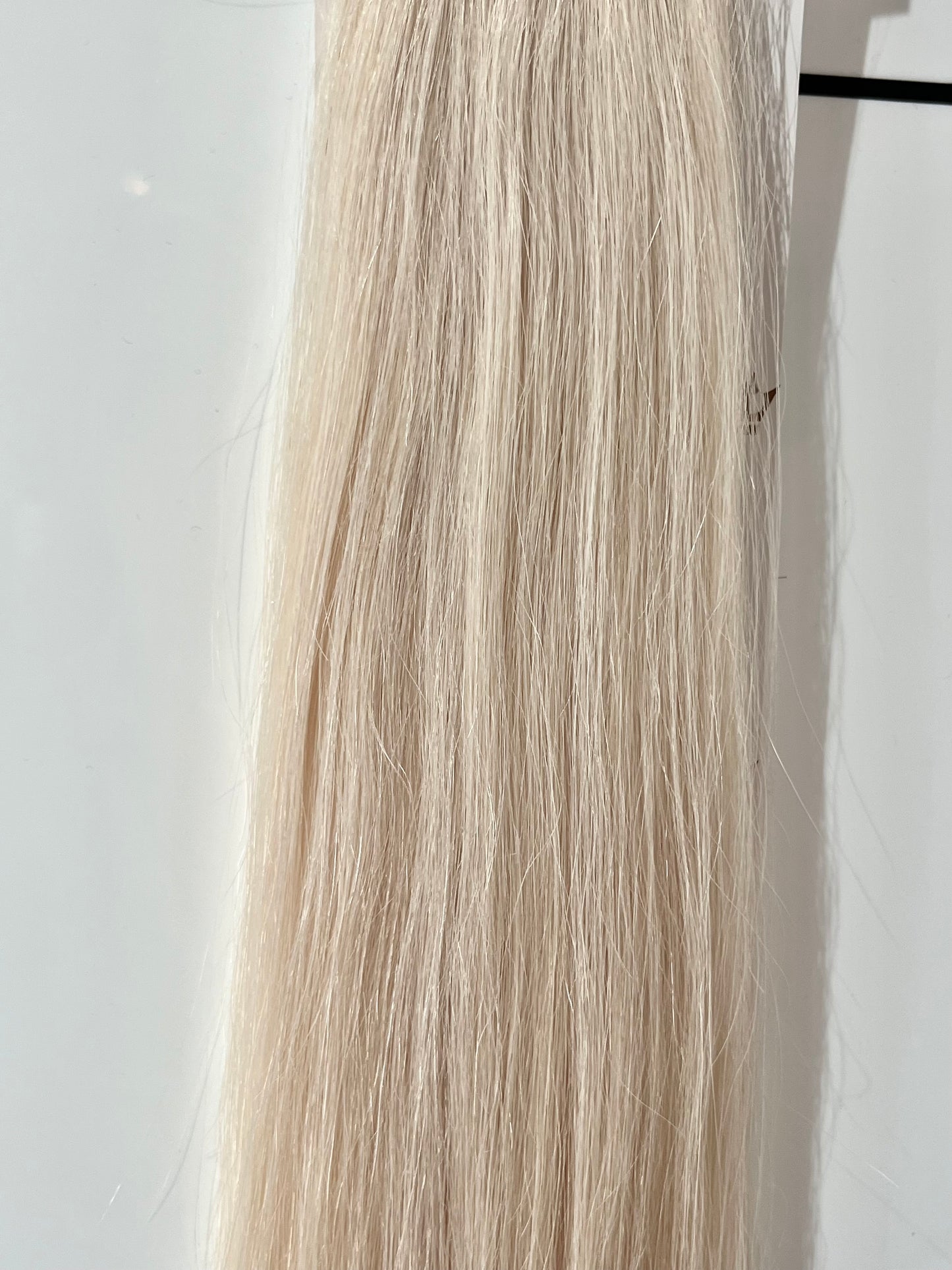CLIP IN EXTENSIONS - NATURAL - PEARLY BLONDE